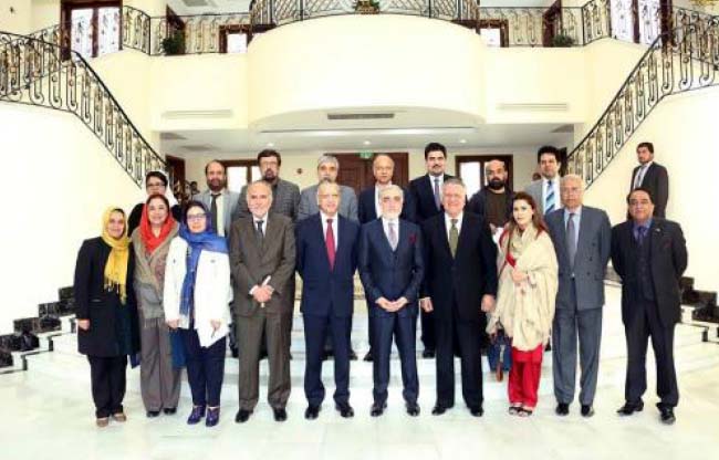 We Want Good Ties with  Pakistan: Abdullah